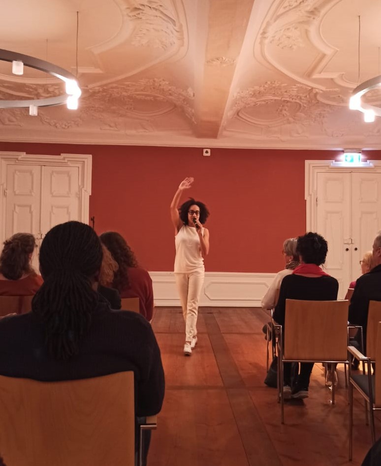 Tapping in and out of worlds through jazz